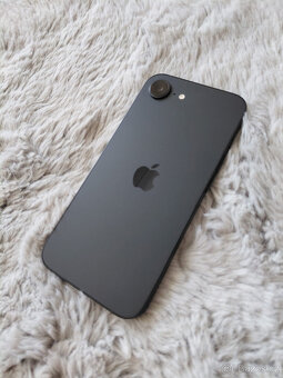 iPhone 16e - 2