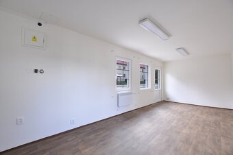 Pronájem - obchodní prostor, 18m2, Trutnov - ulice Žižkova - 2