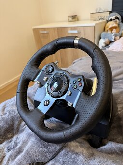 Prodám nový volant Logitech g920 + pedály a řadící páka - 2