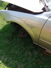 Přední blatníky na Ford Mondeo mk3 - 2