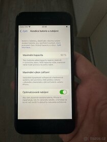 Pekny Apple iPhone Se 128GB 2020 Black - 2