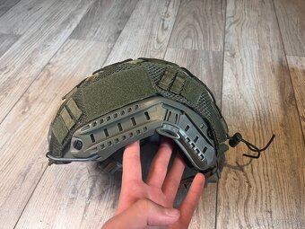Airsoftová helma - 2