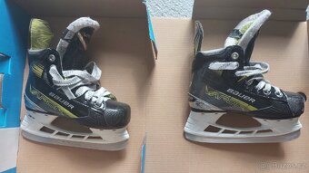 Prodám dětské brusle Bauer a CCM - 2