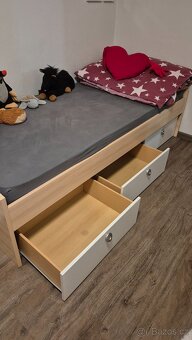 2x postel s roštem a matrací - 2