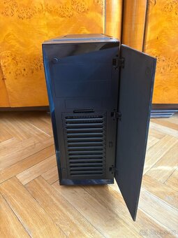 Počítačová skříň Zalman R1 - 2