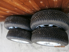 sada celoroční 185/60R 14 s orig.Alu disky vw - 2