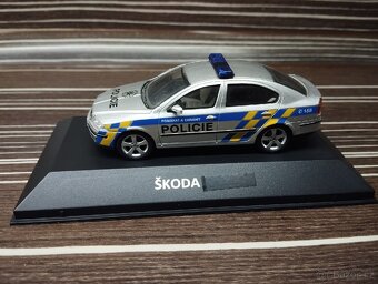 Škoda Octavia II policie 1:43 Abrex - 2