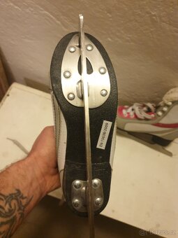 Dívčí lední brusle - 2