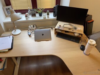 Rohový psací stůl BEKANT - 2