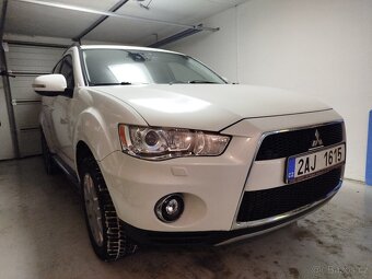 Mitsubishi Outlander 2.3 ,4x4 manuál 7 míst .r.v 2011 , - 2