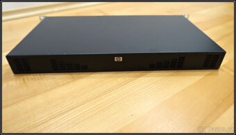 HP KVM switch 16 portů AF618A rackmount - 2