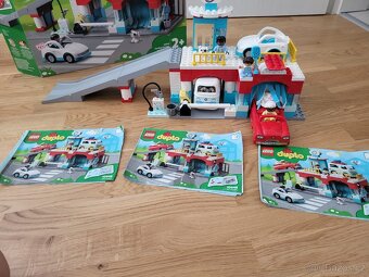 LEGO DUPLO 10948 – Patrové parkoviště a myčka - 2