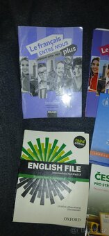 Učebnice - AJ, FJ, ČJ, atlas, zoologie - pouze osobní odběr - 2