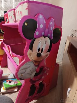 Regál na hračky - 2