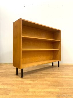 Knihovna retro 60. léta — - 2