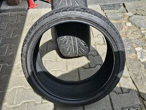 Letní pneu 235/35 R19 - 2