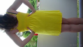 Žluté letní šaty - 2