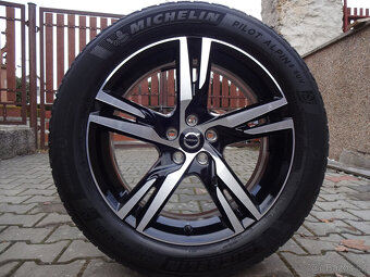 ZÁNOVNÍ ZIMNÍ ORIGINÁL VOLVO 19" 235/55R19 Michelin - 2