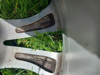Lité kola mazda 17 - 2