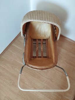 Retro proutěný kočárek pro panenky Liberta - 2