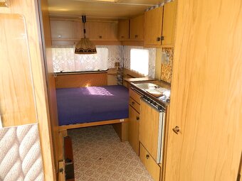 Dvouosý karavan Dethleffs - 2