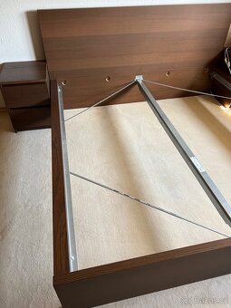 Postel IKEA MALM 180x200cm včetně dvou nočních stolků - 2