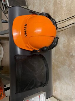 Prodám drevorubeckou helmu Stihl - 2
