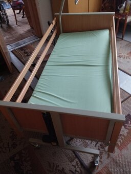 Zdravotní elektrická polohovací postel - 2