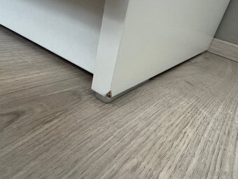 Noční stolek MALM Ikea - 2
