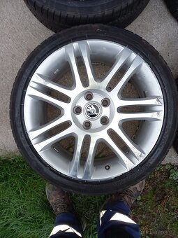 Originál alu kola skoda superb Themisto - 2