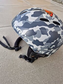 Lyžařská helma GIRO - 2