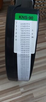 Nové sněhové řetězy-KNS-90,vhodné na Škoda Octávie3. - 2