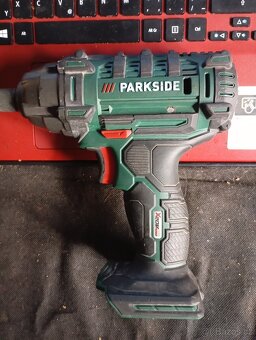 Razovak parkside . - 2
