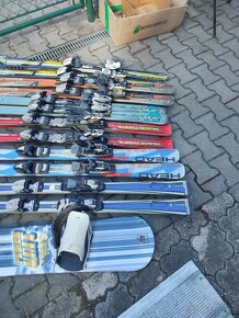 6sad lyží a jeden snowboard - 2