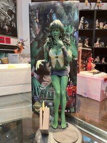 Sideshow SheHulk - 2