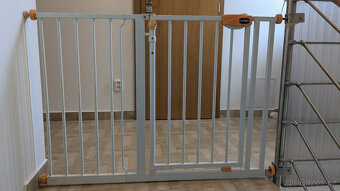Dětská zábrana na schody/dveře včetně nerezového upevnění - 2