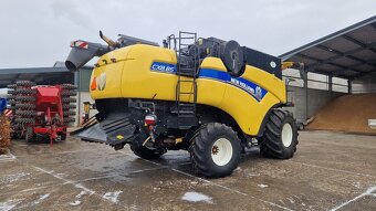New Holland Cx 8.85 + VariFeed 9,15 - 2
