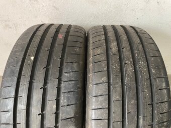 Pneu Goodyear 245 35 R20 - 2