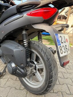 Aprilia Sportcity 125 - 2