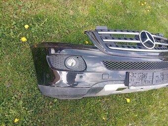 MERCEDES ML W164 PŘEDNÍ NÁRAZNÍK S MASKOU KOMPLETNÍ - 2