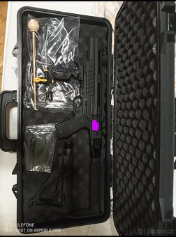 Karabina detonics F1 - 2