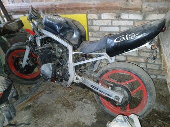 Suzuki GSXR - 2