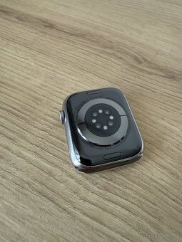 Apple Watch Series 8 nerezová ocel 45mm | TOP STAV - 2