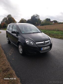 Opel Zafira B rok 2013 - 2