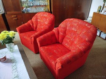 Skoro nová červená sedací souprava - 2