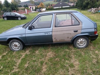 Favorit  r.v.1990 karbec pekny stav HP sporting - 2