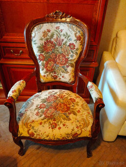 Vintage italské gobelínové křeslo. - 2