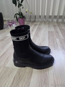 Kotníkové boty DKNY  vel. 40 - 2