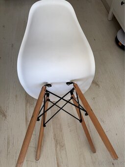 Kulatý stůl a židle plastová Scandi 4 ks - 2