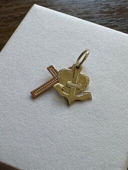 Zlatý přívěsek - 2